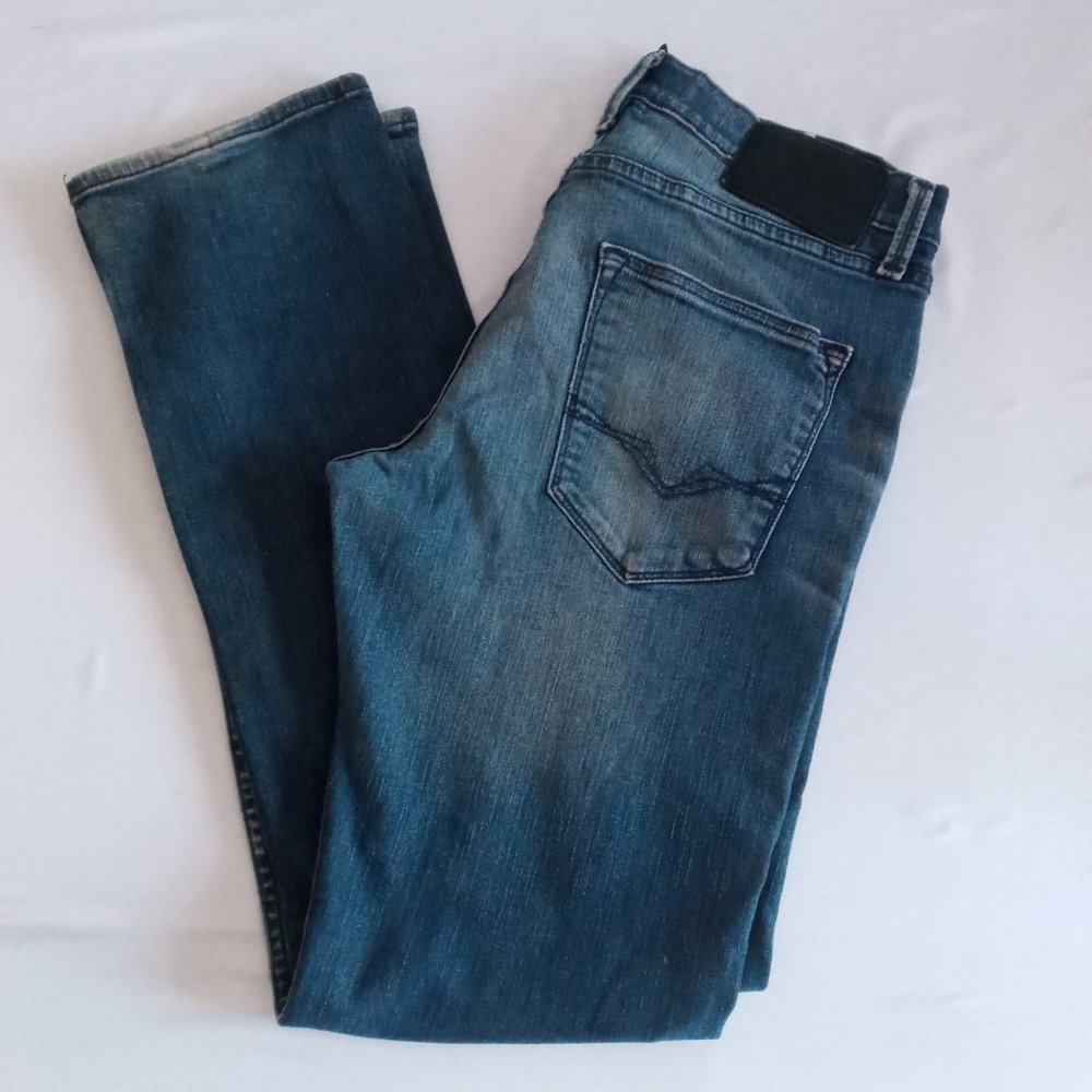 Guess Vermont slim dark wash jeans size 32